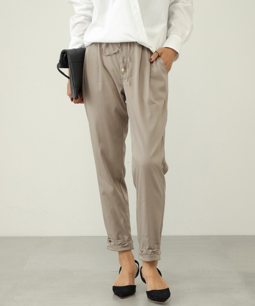 OUVRAGE CLASSE（ウヴラージュクラス）の「裾ねじりパンツ（その他パンツ・レディース・ブラック/ベージュ/カーキ/ライトベージュ・FREE/LARGE）」の3枚目の写真