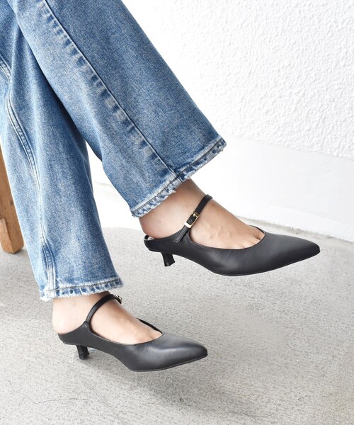 SHIPS（シップス）の「*ストラップ3.5センチヒールミュール◆（パンプス・レディース・ブラック/ボルドー/ブラウン系・50/40/30）」の2枚目の写真