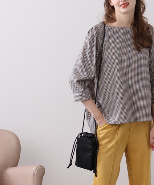 DRESKIP（ドレスキップ）の「◆【上品シルエット】お袖タック アソートブラウス（シャツ/ブラウス・レディース・ホワイト系4/ブラウン系2/ベージュ系1/ネイビー系1/サンドベージュ/マスタード・02/03/04）」の4枚目の写真