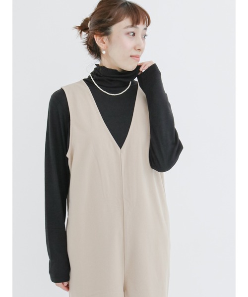 Lugnoncure(ルノンキュール)の「タートルネックトップス(Tシャツ/カットソー・レディース・ブラック/オフホワイト/グリーン・フリ-)」の2枚目の写真