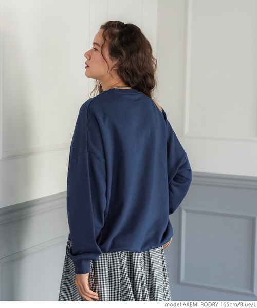 coca（coca）（コカ）の「ボリューム袖プリントスウェット（スウェット・レディース・チャコール/グレイッシュベージュ/ブラック/ブルー・M/L）」の13枚目の写真