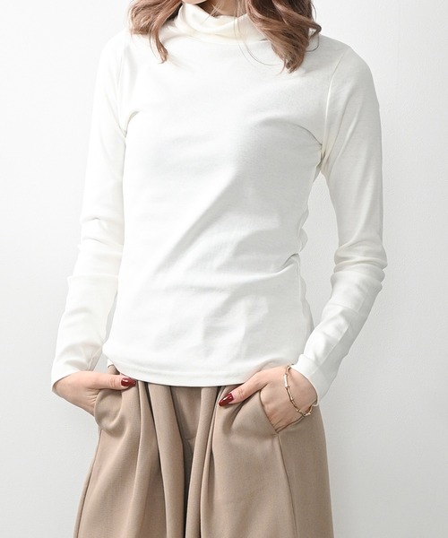 Felt-Maglietta(フェルトマリエッタ)の「コットンハイネックカットソー(Tシャツ/カットソー・レディース・チャコール/オフホワイト/ブラック/グレイッシュベージュ・MEDIUM/LARGE/X-LARGE)」の1枚目の写真