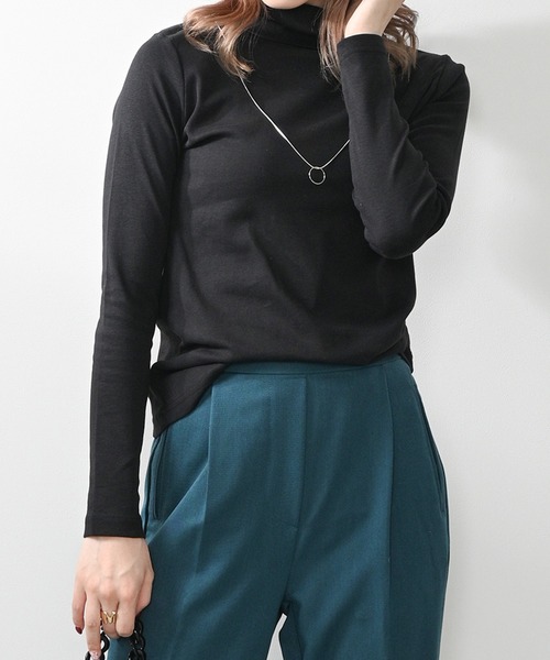 Felt-Maglietta(フェルトマリエッタ)の「コットンハイネックカットソー(Tシャツ/カットソー・レディース・チャコール/オフホワイト/ブラック/グレイッシュベージュ・MEDIUM/LARGE/X-LARGE)」の21枚目の写真