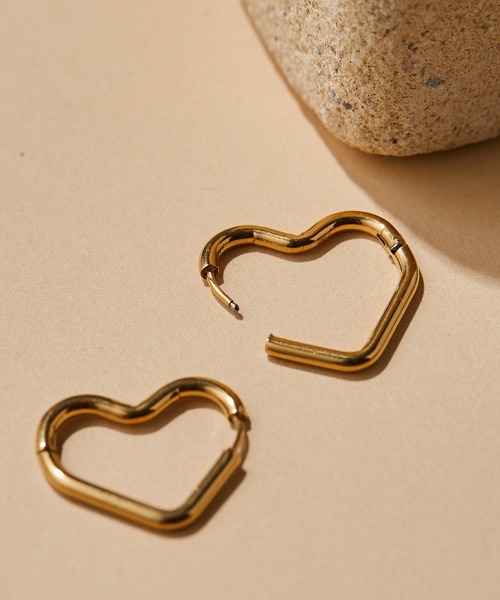 ear PAPILLONNER(イアパピヨネ)の「金属アレルギー対応 ステンレスモチーフフープピアス(ピアス(両耳用)・レディース・ゴールド系その他/ゴールド/シルバー/シルバー系その他・FREE)」の5枚目の写真