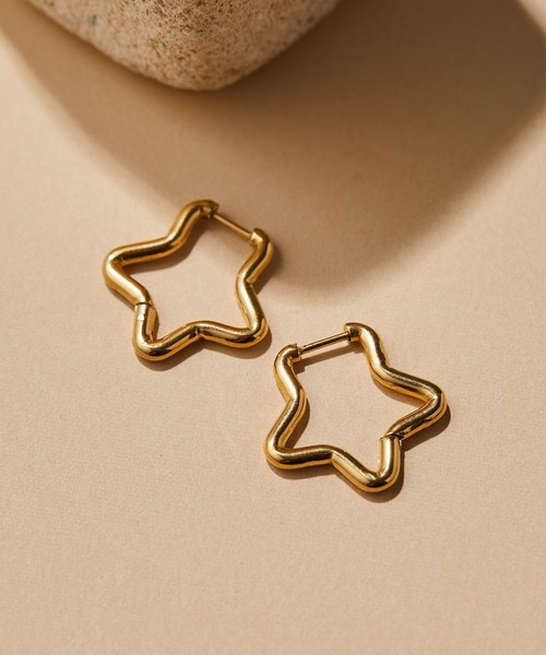 ear PAPILLONNER(イアパピヨネ)の「金属アレルギー対応 ステンレスモチーフフープピアス(ピアス(両耳用)・レディース・ゴールド系その他/ゴールド/シルバー/シルバー系その他・FREE)」の9枚目の写真