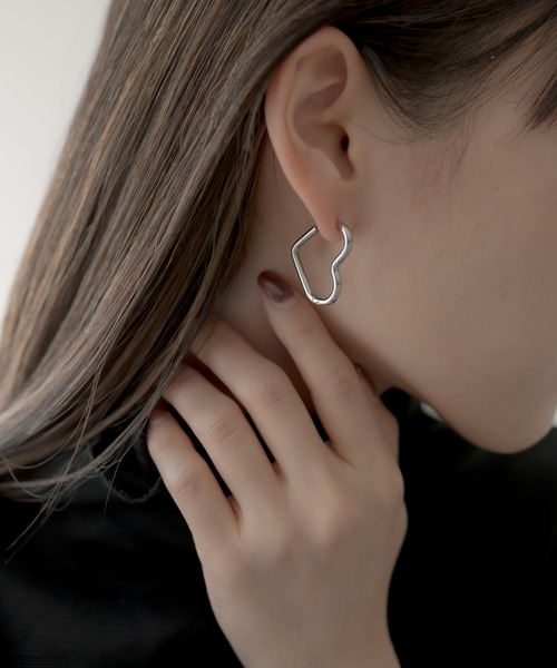 ear PAPILLONNER(イアパピヨネ)の「金属アレルギー対応 ステンレスモチーフフープピアス(ピアス(両耳用)・レディース・ゴールド系その他/ゴールド/シルバー/シルバー系その他・FREE)」の13枚目の写真