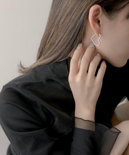 ear PAPILLONNER(イアパピヨネ)の「金属アレルギー対応 ステンレスモチーフフープピアス(ピアス(両耳用)・レディース・ゴールド系その他/ゴールド/シルバー/シルバー系その他・FREE)」の16枚目の写真
