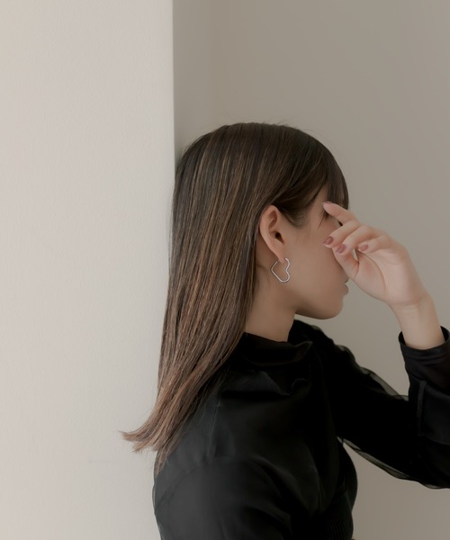 ear PAPILLONNER(イアパピヨネ)の「金属アレルギー対応 ステンレスモチーフフープピアス(ピアス(両耳用)・レディース・ゴールド系その他/ゴールド/シルバー/シルバー系その他・FREE)」の18枚目の写真