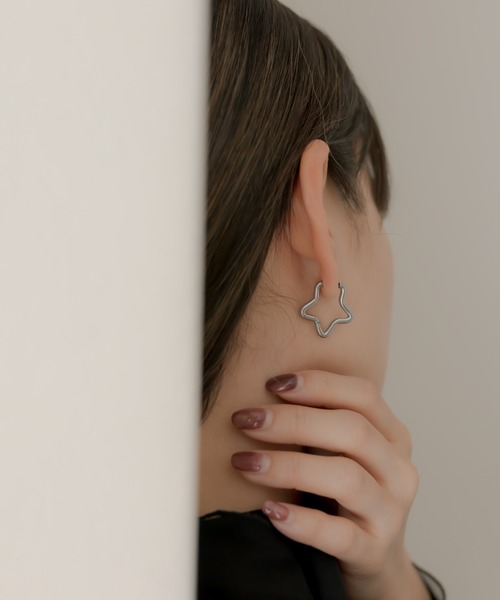 ear PAPILLONNER(イアパピヨネ)の「金属アレルギー対応 ステンレスモチーフフープピアス(ピアス(両耳用)・レディース・ゴールド系その他/ゴールド/シルバー/シルバー系その他・FREE)」の20枚目の写真