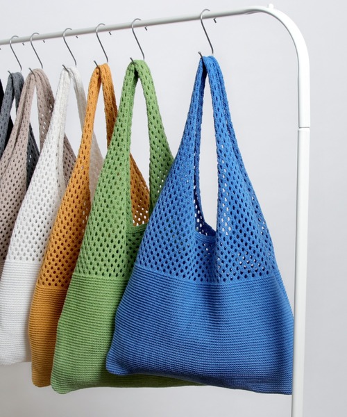 MAISON mou（メゾンムー）の「【recomend selection/セレクト】ニット仕立トライアングルバッグ（トートバッグ・レディース・イエロー/ブルー/ブラック/グリーン/ホワイト/ベージュ/グレー/ダークグリーン/ライトブラウン/ライトブルー/ライトイエロー/ライトグレー/ライトグリーン/ライトパープル・FREE）」の11枚目の写真