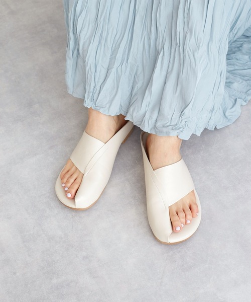 w closet(ダブルクローゼット)の「【Alley】フラットミュール(サンダル・レディース・アイボリー/ブラック/ブルー/モカ・M/L)」の15枚目の写真