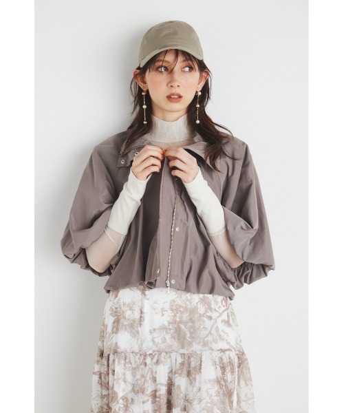 rienda（リエンダ）の「ドローストリングネックバルーンブルゾン（ブルゾン・レディース・ブラック/アイボリー/ライトブラウン・FREE）」の4枚目の写真