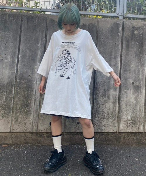 Candy Stripper（キャンディストリッパー）の「MADNESS FRIENDSHIP BIGBIG Tシャツ（Tシャツ/カットソー・レディース・オフホワイト/ブラック・2）」の3枚目の写真