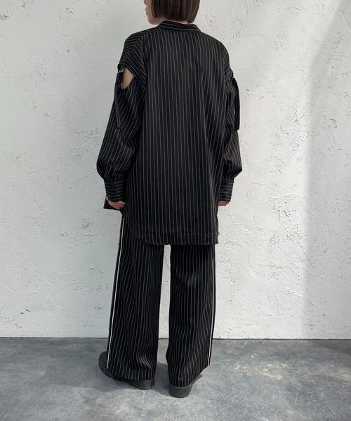 apres jour mignon(アプレジュールミニョン)の「ストライプカッティングシャツ【SETUP着用可能】【ZOZOTOWN限定アイテム】(シャツ/ブラウス・レディース・ネイビー/チャコールグレー/ブラック・フリー/X-LARGE)」の10枚目の写真