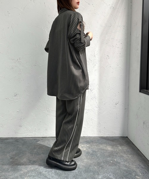 apres jour mignon(アプレジュールミニョン)の「ストライプカッティングシャツ【SETUP着用可能】【ZOZOTOWN限定アイテム】(シャツ/ブラウス・レディース・ネイビー/チャコールグレー/ブラック・フリー/X-LARGE)」の17枚目の写真