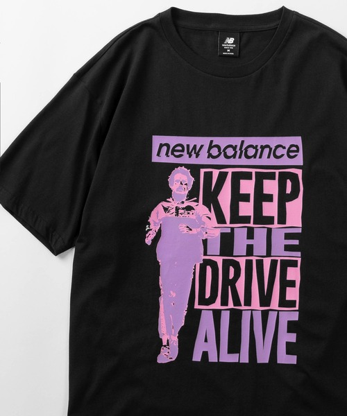 NEW BALANCE(ニューバランス)の「【New Balance/ニューバランス】NB KEEP THE DRIVE ALIVE ランナーグラフィックプリント 半袖Tシャツ/ユニセックス(Tシャツ/カットソー・メンズ・ピンク/ブラック/ホワイト・M/L/XL)」の1枚目の写真