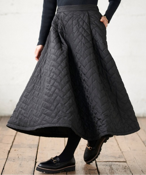 BELLUNA（ベルーナ）の「中わたキルトゆるっとスカート（スカート・レディース・ブラック/カーキ・X-LARGE/MEDIUM/LARGE）」の2枚目の写真