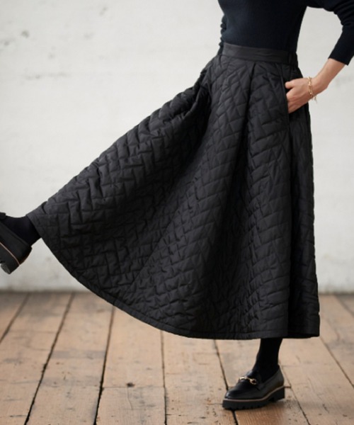 BELLUNA（ベルーナ）の「中わたキルトゆるっとスカート（スカート・レディース・ブラック/カーキ・X-LARGE/MEDIUM/LARGE）」の10枚目の写真