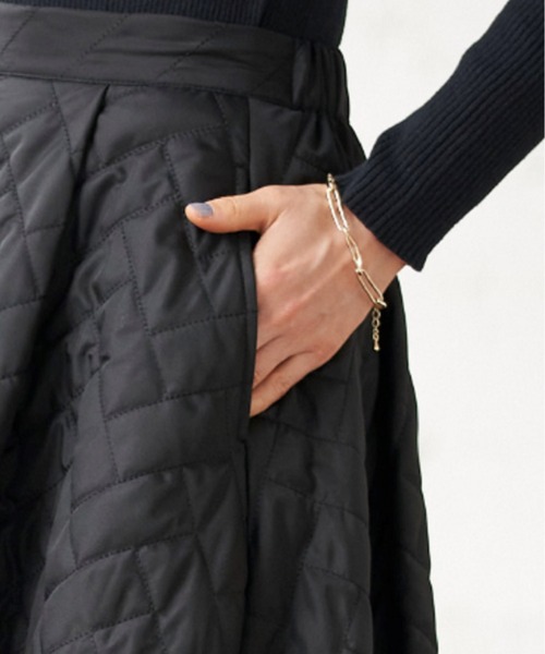 BELLUNA（ベルーナ）の「中わたキルトゆるっとスカート（スカート・レディース・ブラック/カーキ・X-LARGE/MEDIUM/LARGE）」の13枚目の写真