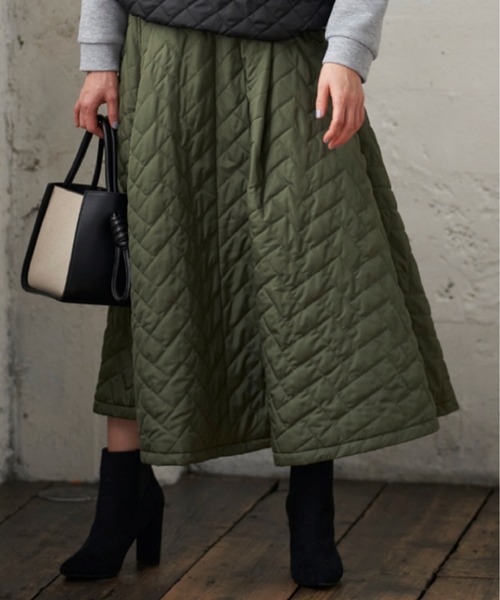 BELLUNA（ベルーナ）の「中わたキルトゆるっとスカート（スカート・レディース・ブラック/カーキ・X-LARGE/MEDIUM/LARGE）」の16枚目の写真