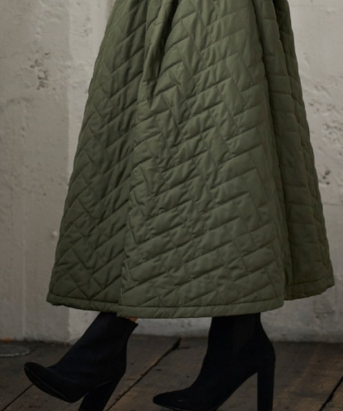 BELLUNA（ベルーナ）の「中わたキルトゆるっとスカート（スカート・レディース・ブラック/カーキ・X-LARGE/MEDIUM/LARGE）」の15枚目の写真