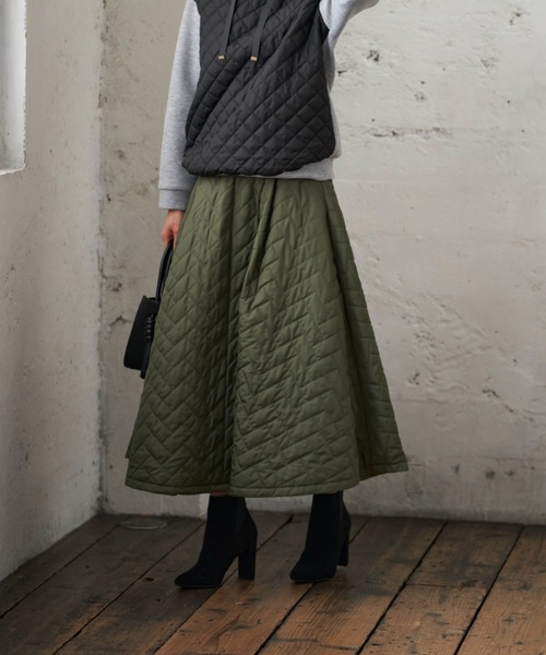 BELLUNA（ベルーナ）の「中わたキルトゆるっとスカート（スカート・レディース・ブラック/カーキ・X-LARGE/MEDIUM/LARGE）」の18枚目の写真