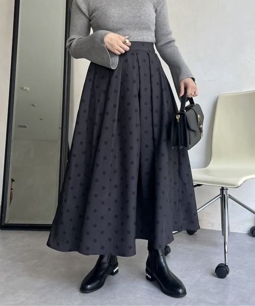 prose verse(プロズヴェール)の「タックフレアスカート(スカート・レディース・ブラック/チャコール/ブラック系その他/アイボリー・MEDIUM)」の6枚目の写真