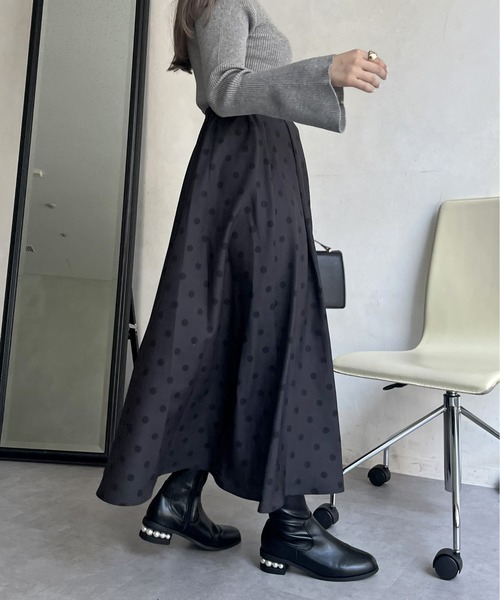 prose verse(プロズヴェール)の「タックフレアスカート(スカート・レディース・ブラック/チャコール/ブラック系その他/アイボリー・MEDIUM)」の9枚目の写真