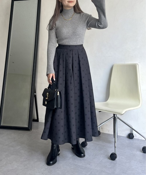 prose verse(プロズヴェール)の「タックフレアスカート(スカート・レディース・ブラック/チャコール/ブラック系その他/アイボリー・MEDIUM)」の18枚目の写真