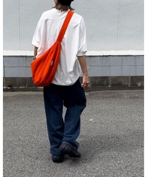 owndaily（オンデイリー）の「ZIPショルダーバッグ（ショルダーバッグ・レディース・ブラック/オレンジ/ホワイト/グリーン・FREE）」の5枚目の写真