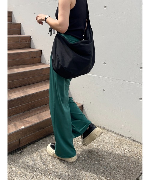 owndaily（オンデイリー）の「ZIPショルダーバッグ（ショルダーバッグ・レディース・ブラック/オレンジ/ホワイト/グリーン・FREE）」の10枚目の写真