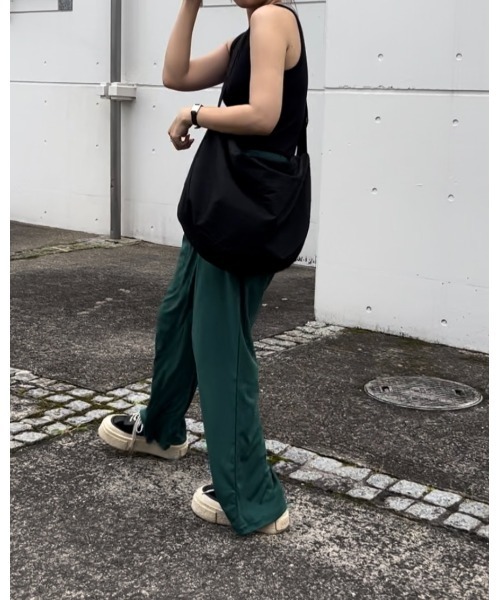 owndaily（オンデイリー）の「ZIPショルダーバッグ（ショルダーバッグ・レディース・ブラック/オレンジ/ホワイト/グリーン・FREE）」の6枚目の写真