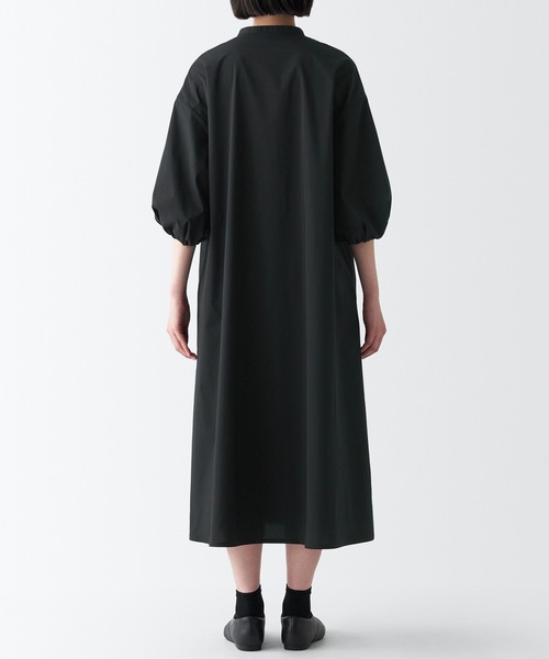 無印良品（ムジルシリョウヒン）の「乾きやすいブロード七分袖ワンピース（ワンピース・レディース・ブラウン系3/ブラック/ライトパープル・XS/L/S/XXL/M/XL）」の6枚目の写真