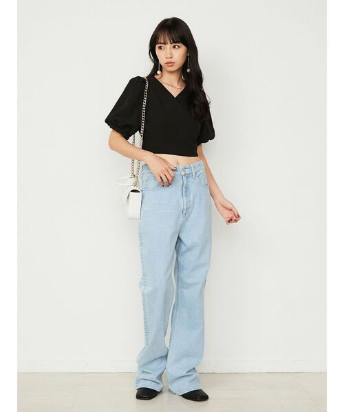 CALNAMUR(カルナムール)の「バックロゴソフトフレアデニム(デニムパンツ・レディース・ブラック/ブルー・MEDIUM/SMALL)」の6枚目の写真
