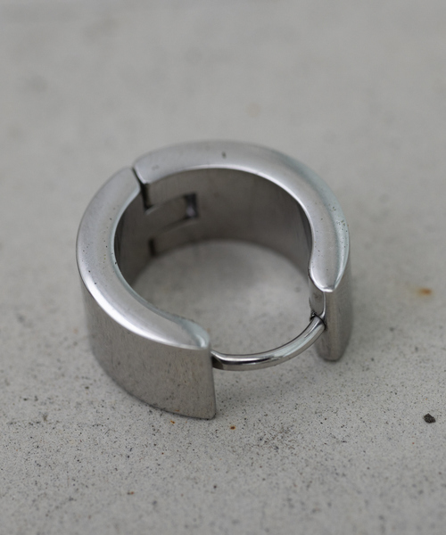 NOMINE（ノミネ）の「フラットスモールサークルピアス（ピアス（両耳用）・レディース・ゴールド/シルバー・フリー）」の5枚目の写真