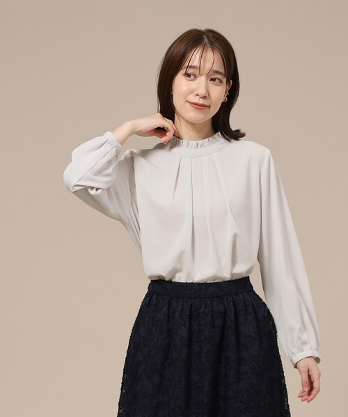 SHOO・LA・RUE(シューラルー)の「◆【S-3L/通勤/セレモニーにも】プチハイネック フリルブラウス【CIRCRIC】(シャツ/ブラウス・レディース・ブラック系5/ホワイト系6/ベージュ系その他7・02/01/03/04/05)」の13枚目の写真