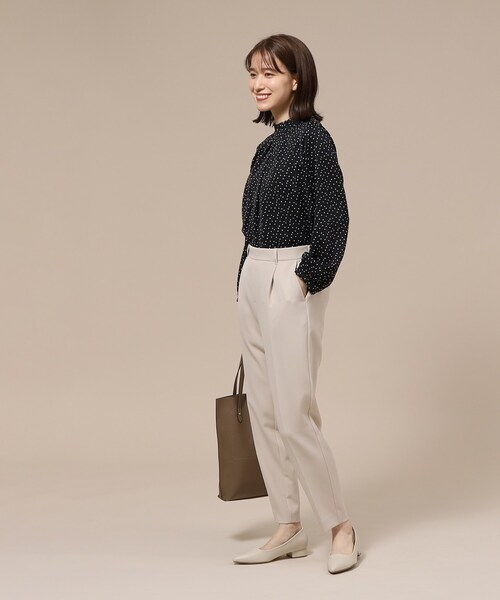 SHOO・LA・RUE(シューラルー)の「◆【S-3L/通勤/セレモニーにも】プチハイネック フリルブラウス【CIRCRIC】(シャツ/ブラウス・レディース・ブラック系5/ホワイト系6/ベージュ系その他7・02/01/03/04/05)」の17枚目の写真