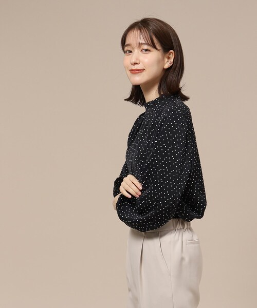 SHOO・LA・RUE(シューラルー)の「◆【S-3L/通勤/セレモニーにも】プチハイネック フリルブラウス【CIRCRIC】(シャツ/ブラウス・レディース・ブラック系5/ホワイト系6/ベージュ系その他7・02/01/03/04/05)」の19枚目の写真