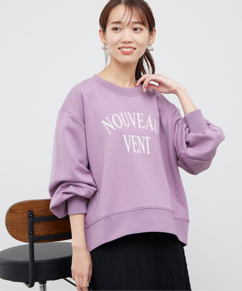 Chez toi（シェトワ）の「軽量ボンディングフロッキーロゴプルオーバー