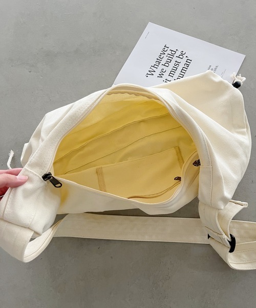 CLEA(クレア)の「ドローコードギャザーキャンバスショルダーバッグ(ショルダーバッグ・レディース・アイボリー/カーキ/ブラック/オレンジ・FREE)」の8枚目の写真