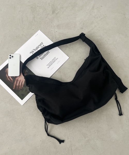 CLEA(クレア)の「ドローコードギャザーキャンバスショルダーバッグ(ショルダーバッグ・レディース・アイボリー/カーキ/ブラック/オレンジ・FREE)」の15枚目の写真