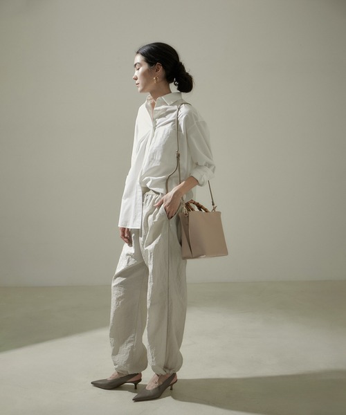 SALON adam et rope'(サロン アダム エ ロペ)の「バンブーハンドル2WAYショルダーバッグ(ハンドバッグ・レディース・ブラック/キナリ/ベージュ系その他・FREE)」の9枚目の写真