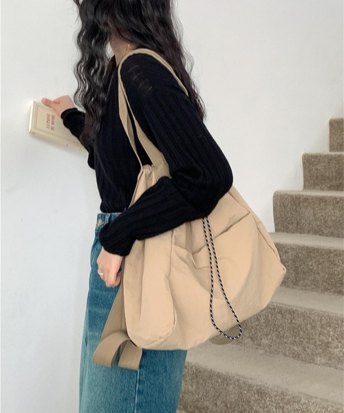 LYEON（リヨン）の「ドロストナップサック（バックパック/リュック・レディース・ブラック/カーキ/ベージュ・FREE）」の3枚目の写真