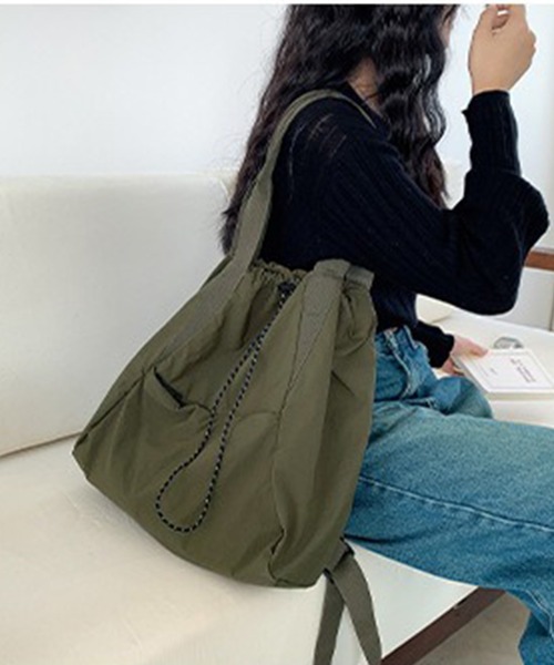 LYEON（リヨン）の「ドロストナップサック（バックパック/リュック・レディース・ブラック/カーキ/ベージュ・FREE）」の2枚目の写真