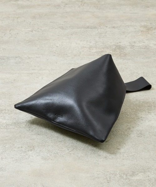 And A(アンドエー)の「And A アンドエー / FINE LEATHER MARCHE BAG レザーマルシェバッグ コンビニエンスバッグ / AA-A23U004(トートバッグ・メンズ・ブラック/オフホワイト/ダークブラウン・FREE)」の7枚目の写真