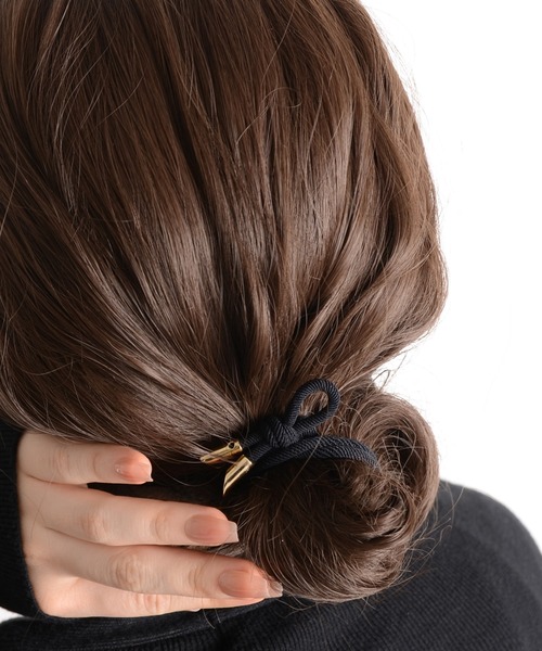 【新品未使用】BELLA ブラック ヘアゴム フリルデザイン シュシュ ブラック ヘアゴム サテン フリル 大きめ 大人