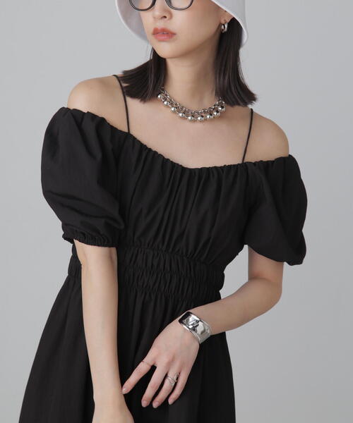 FREE'S MART(フリーズマート)の「◆2WAYオフショルボリュームスリーブワンピース(ワンピース・レディース・ブラック/ホワイト/ライトグリーン・SMALL/MEDIUM)」の4枚目の写真