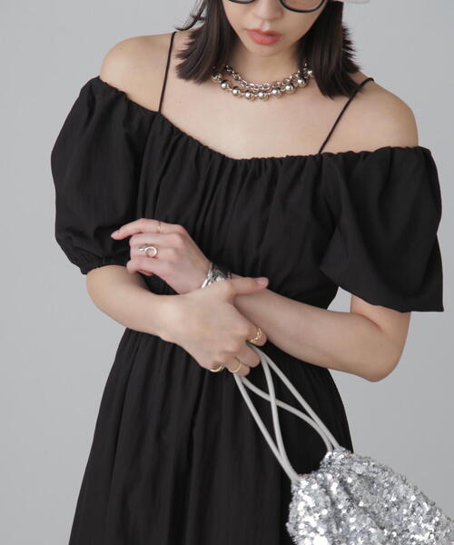 FREE'S MART(フリーズマート)の「◆2WAYオフショルボリュームスリーブワンピース(ワンピース・レディース・ブラック/ホワイト/ライトグリーン・SMALL/MEDIUM)」の6枚目の写真