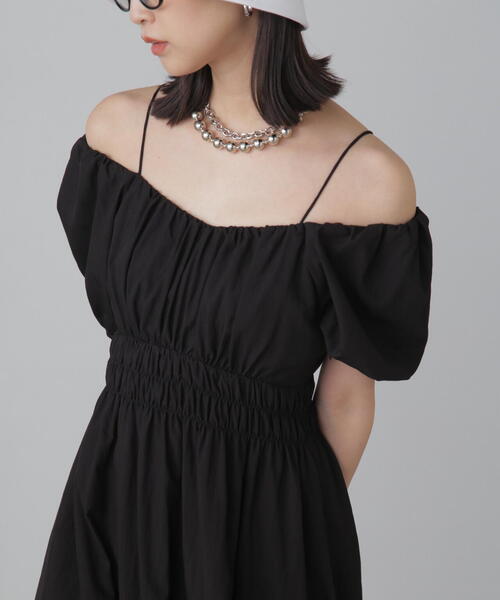 FREE'S MART(フリーズマート)の「◆2WAYオフショルボリュームスリーブワンピース(ワンピース・レディース・ブラック/ホワイト/ライトグリーン・SMALL/MEDIUM)」の8枚目の写真