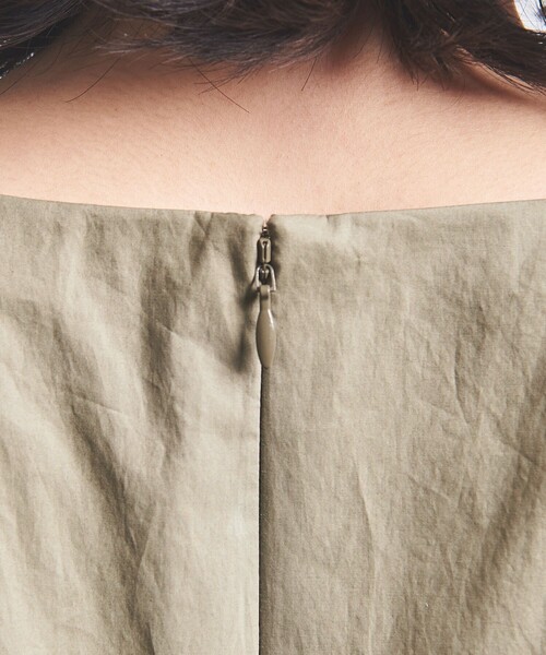 UNITED ARROWS(ユナイテッドアローズ)の「バルーン ノースリーブ ブラウス(シャツ/ブラウス・レディース・ブラック/ホワイト/オリーブ・FREE)」の20枚目の写真